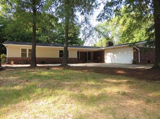 901 Meade Dr, Greensboro, NC 27410