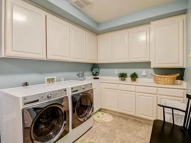 81 Ken Ct — Photo 9