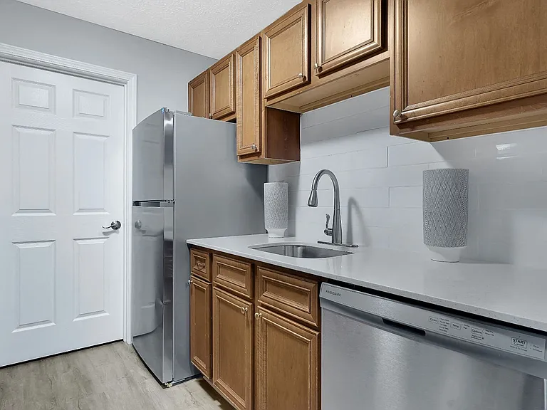 Stonewater Apartments — Photo 9