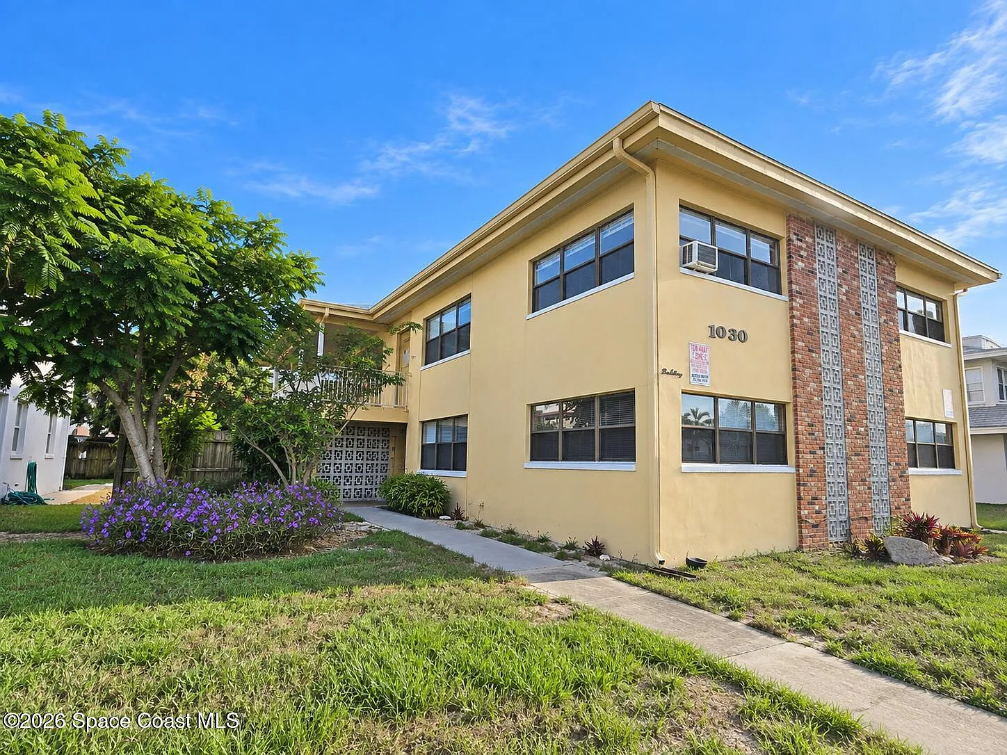 2 bed, 1.0 bath, 1029 sqft, $1,400 — Photo 2