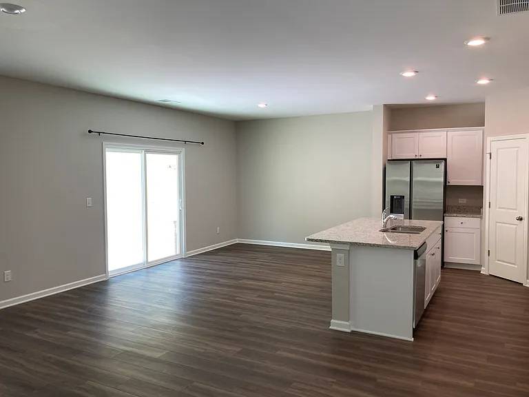 2068 Nuthatch Dr — Photo 16