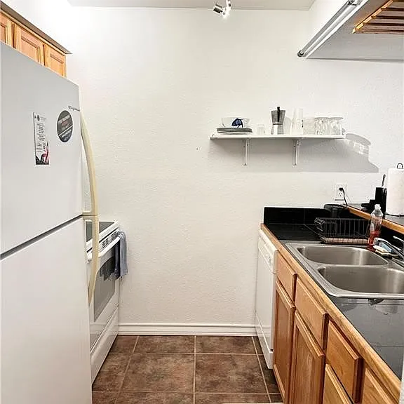 4141 Whiteley Dr #202 — Photo 4