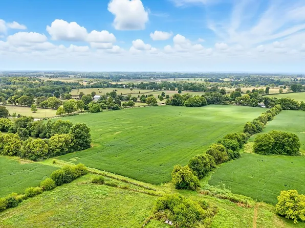 330 McCracken Pike, Versailles, KY 40383