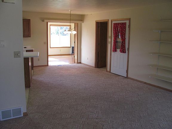 3rd image of 1609 G Ave