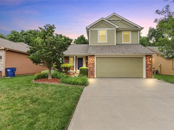 2025 E 25th Pl, Lawrence, KS 66046
