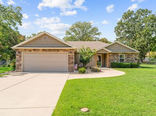 360 Lakeland Ave, Hollister, MO 65672