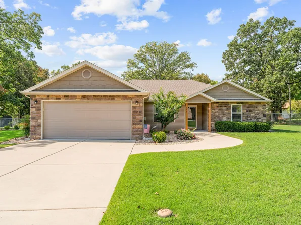 360 Lakeland Avenue, Hollister, MO 65672