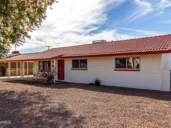 2nd image of 830 N LOS OLIVOS Drive