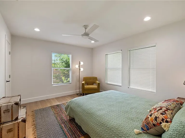 4501 Avenue B #B — Photo 13