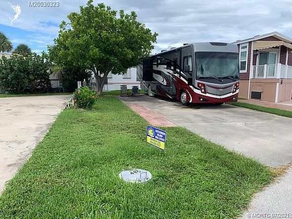 3rd image of 480 Nettles Blvd