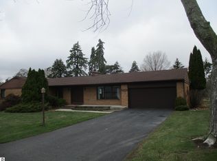 1154 Woodmere St, Alma, MI