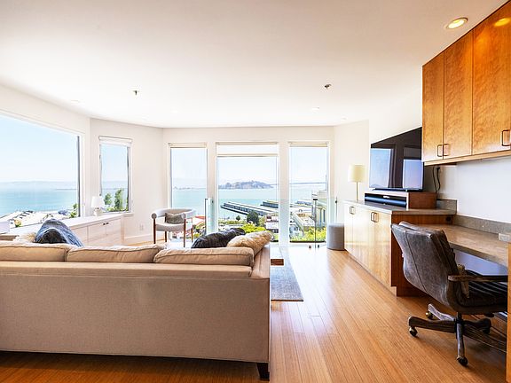 4th image of 303 Greenwich St APT 1