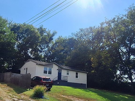 2nd image of 100 Beech St