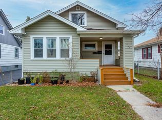 604 Washington Park, Waukegan, IL 60085