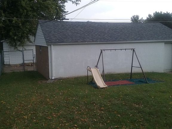 3rd image of 6115 Lillian Ave