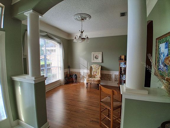 3rd image of 10322 Hamlet Glen Dr