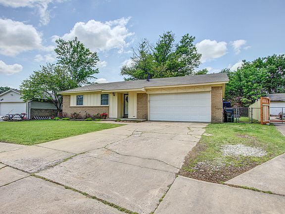 2nd image of 618 W Mike Ave