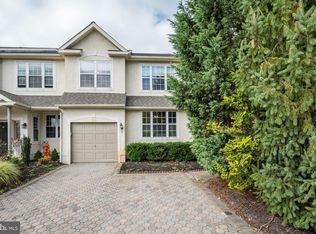 59 Heron Pointe Ct, Marlton, NJ 08053