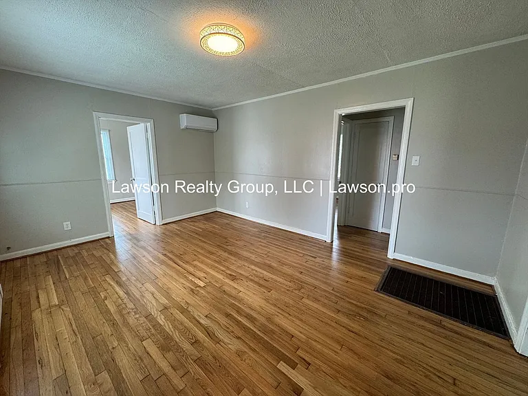 1741 Pexton Ave — Photo 3