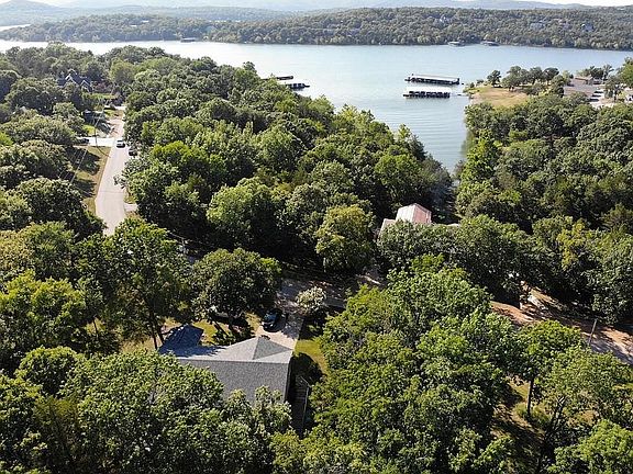 2nd image of 143 Santana Cir