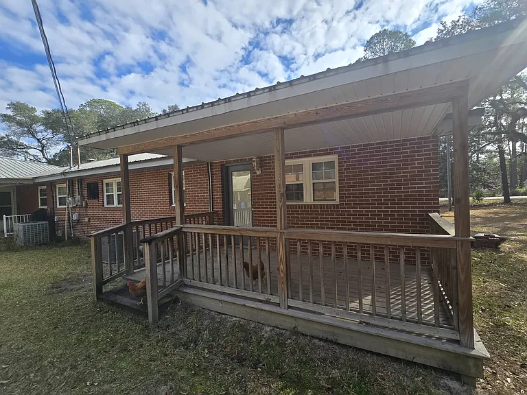 1641 Rayonier Rd #C — Photo 2