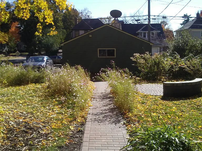 2122 Marshall Ave — Photo 8