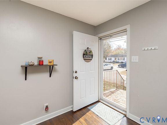 4th image of 5018 Orcutt Ln