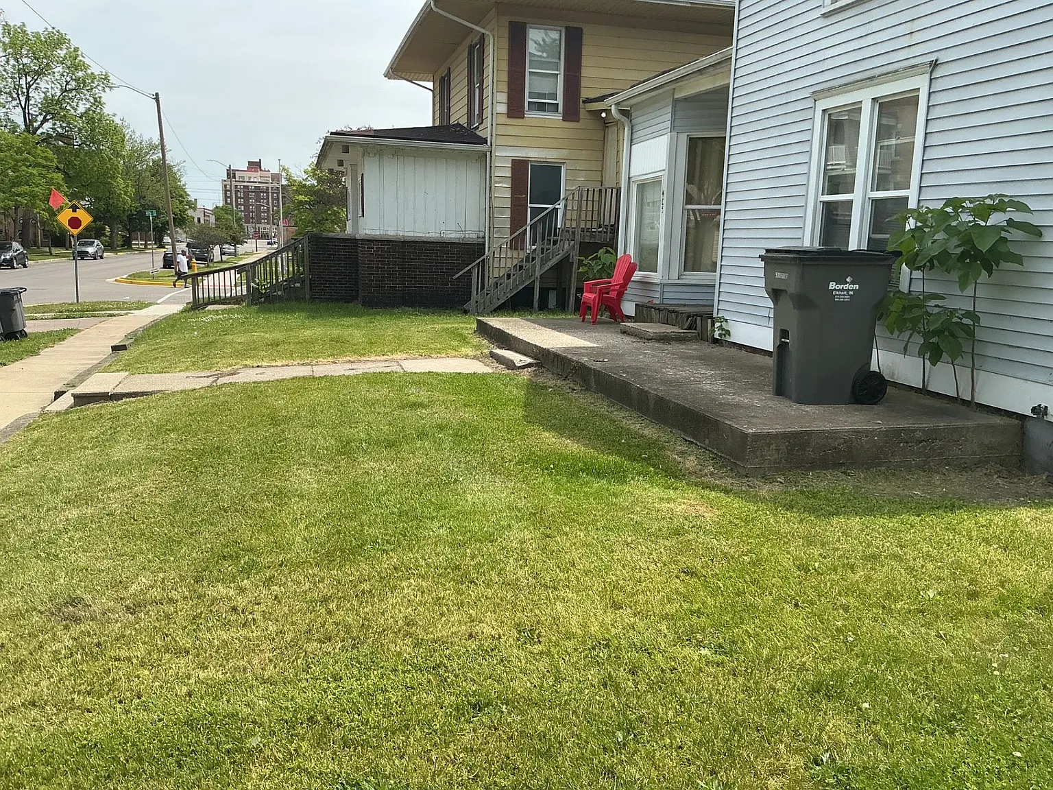 417 Middlebury St — Photo 2