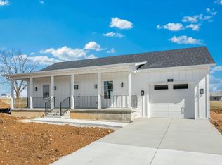 370 N Oak Ave, Sparta, MO 65753