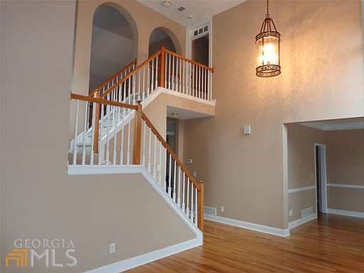 5th image of 821 Devonwood Trl