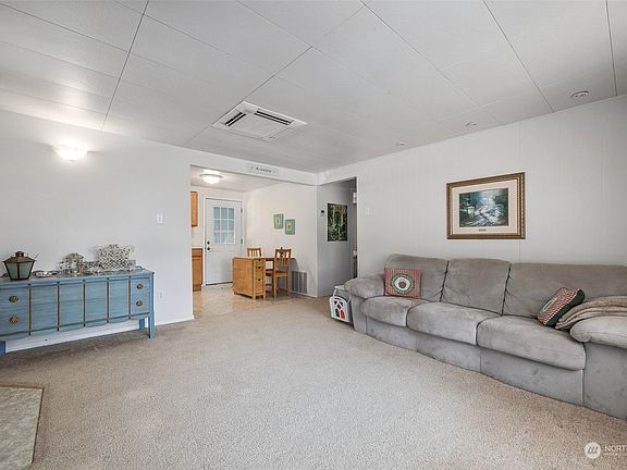 Large and welcoming atmosphere.>