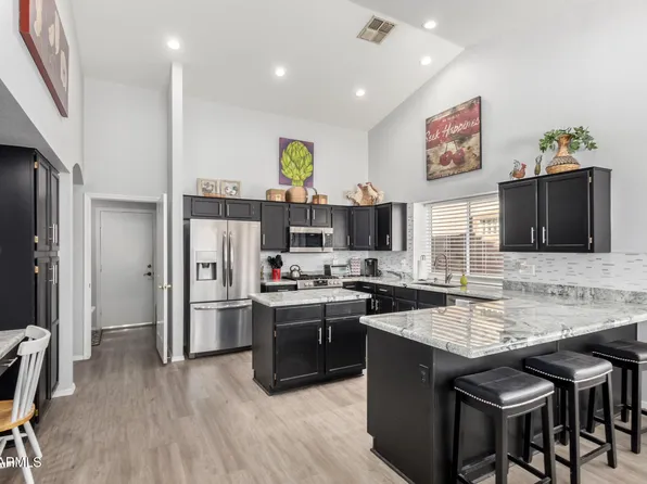 8935 W KERRY Lane, Peoria, AZ 85382