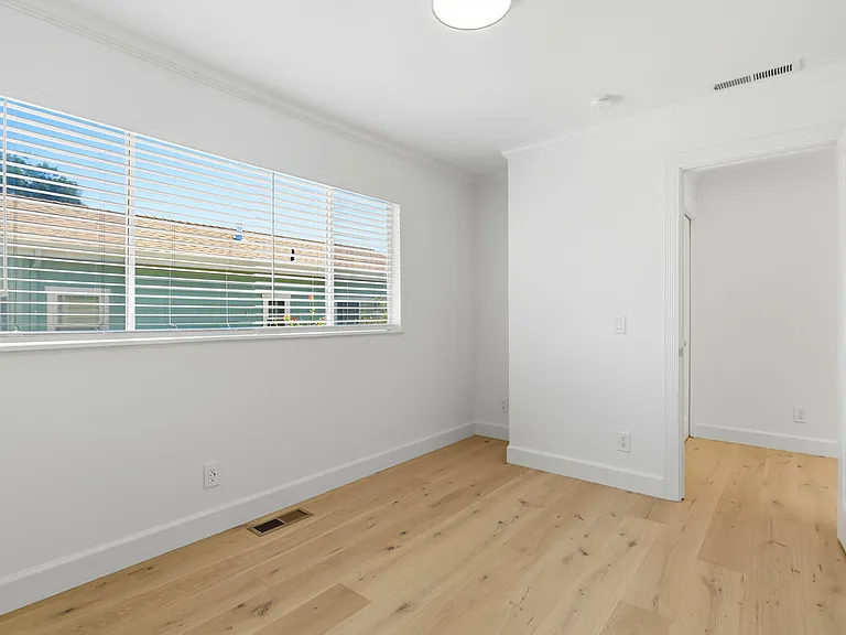 1104 Lautrec Ter — Photo 45