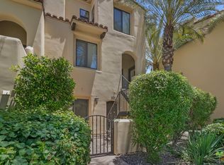 237 E Villorrio Dr, Palm Springs, CA 92262