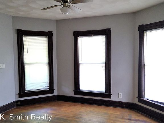 5th image of 456 1/2 N Chatham St