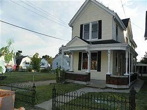 701 Ervin Ter photo 1