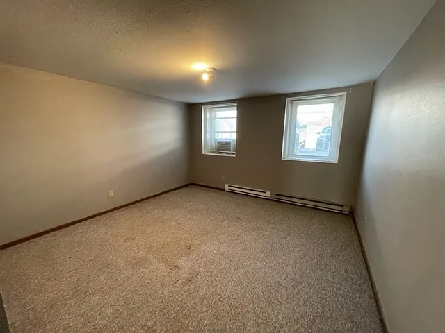 711 E Burlington St #1 — Photo 7