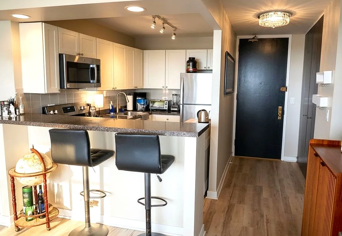 1 bed, 640 sqft, $2,300 — Photo 4