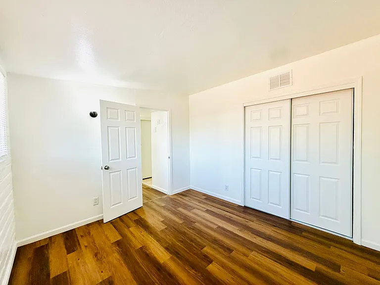 The Derby Apartments — Photo 45