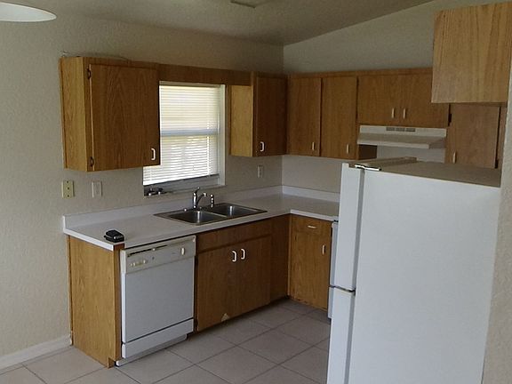 4th image of 525 Parrish Ave
