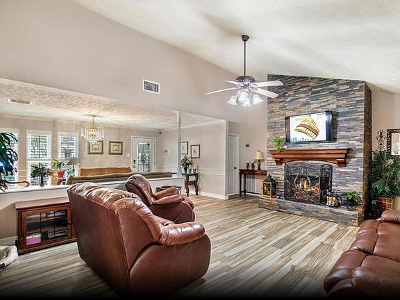 3rd image of 2162 River Village Dr