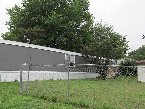 2nd image of 715 Park Creek Ave
