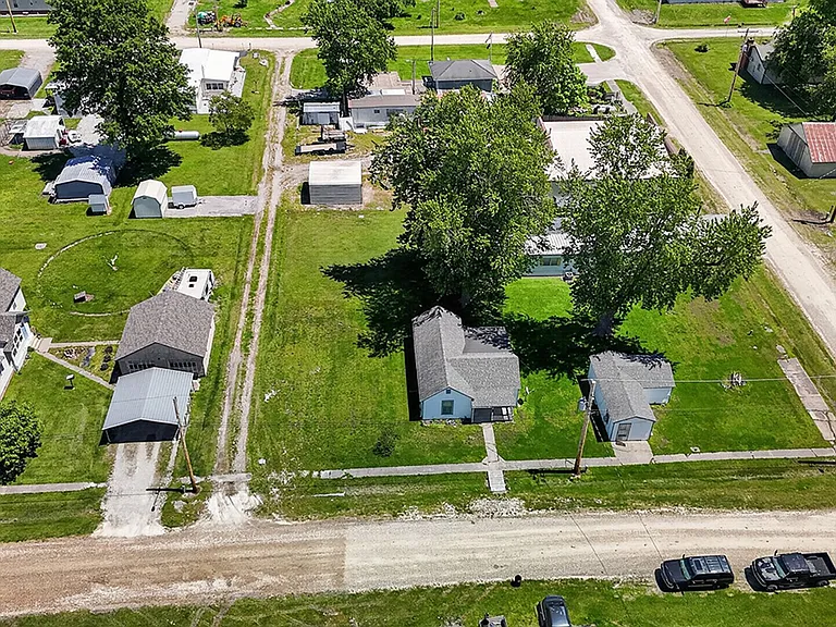 216 Rollins St — Photo 47