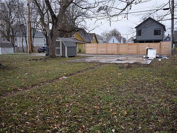 4th image of 2046 Cornell Ave