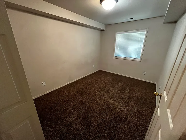 2518 Valley View Ct — Photo 8