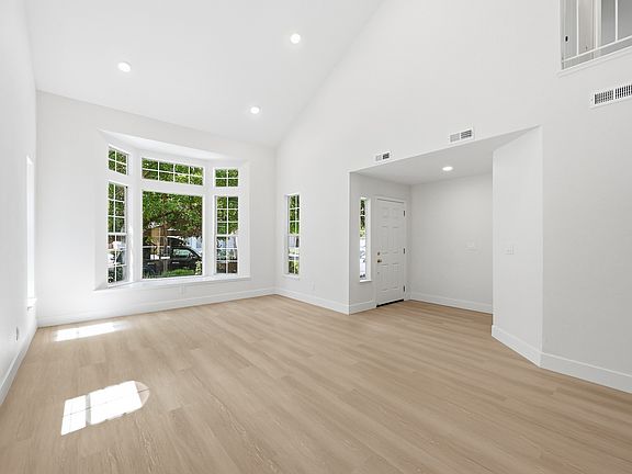 5th image of 1577 David Ln
