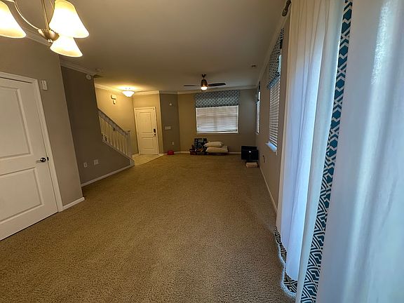 4th image of 1733 Halesworth Ln