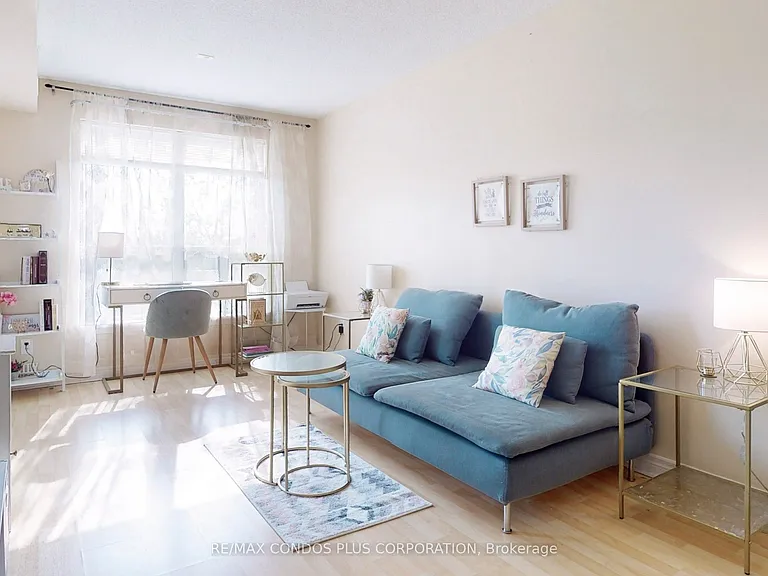 60 Fairfax Cres #315 — Photo 8