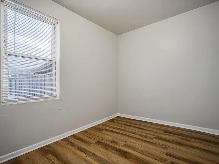 1720 N Saint Louis Ave #1 — Photo 5