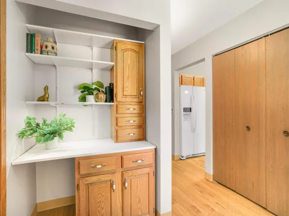 2601 Kenzie Ter APT 103, Saint Anthony, MN 55418
